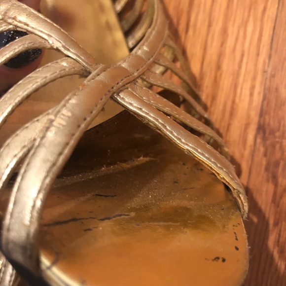 Gold heels - Picture 7 of 7